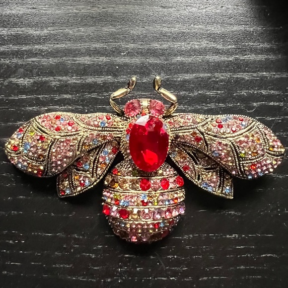 Brand new stunning butterfly broach/pin - Picture 3 of 4